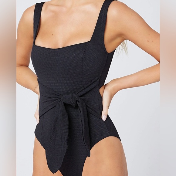 ๐ Revolve X Anthropologie X L*SPACE BALBOA ONE PIECE IN BLACK - Picture 10 of 15